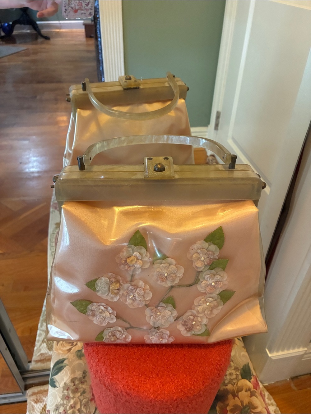 Vintage Peach Floral plastic lucite Top-Handle Women's Bag 1950-1060
